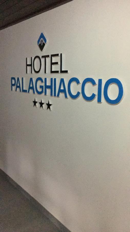 Hotel Palaghiaccio Cotronei Екстер'єр фото